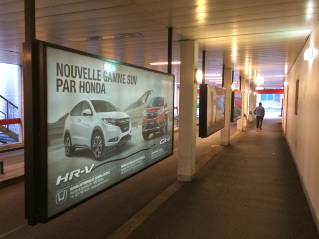 Affiches F12 Backlight Sortie piétons